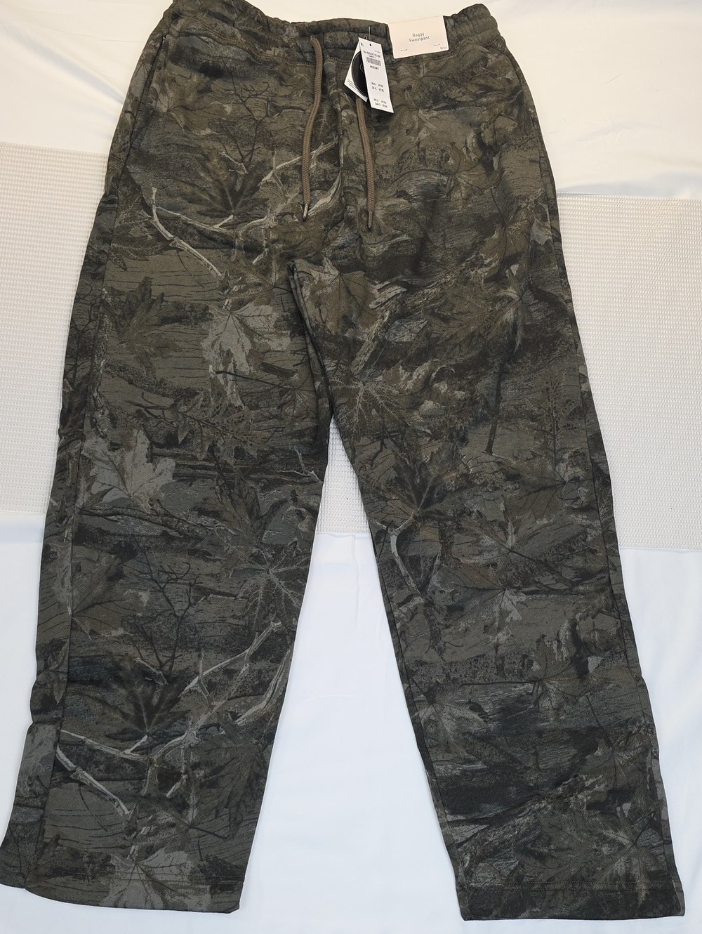 Men's Olive Green Camouflage Drawstring Pants Medium Hollister
